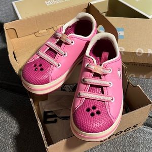 Pink crocs